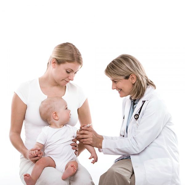 Tiêm vắc xin giúp trẻ phòng được rất nhiều căn bệnh nguy hiểm