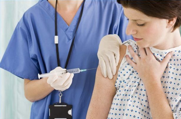 4 loại vắc xin cần tiêm phòng trước khi mang thai