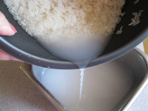 Lợi ích tuyệt vời từ nước vo gạo không phải ai cũng biết